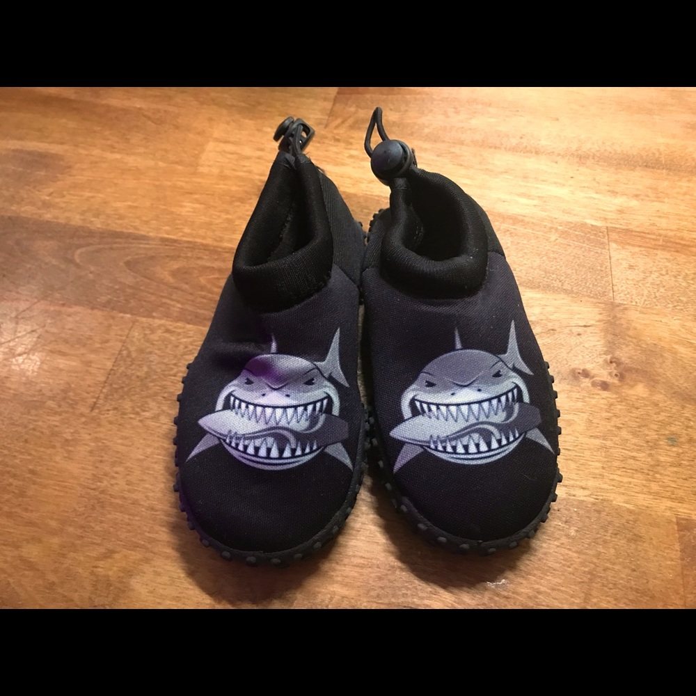 Norty Black Shark Water Shoes size